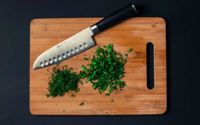 Girl Grabs Kitchen Knife to Scare Away Burglar