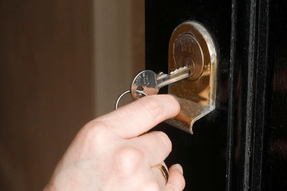 Hide a key outside discount