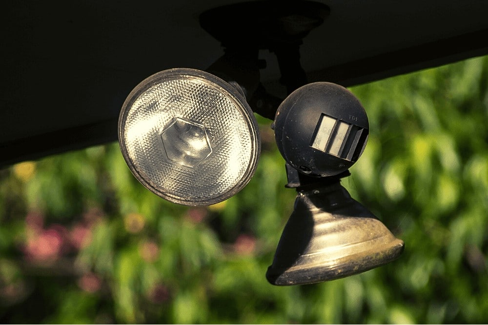 DIY Security Light Installation - Deep Sentinel