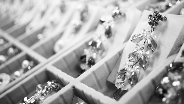 jewelry-closeup-black-and-white